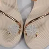 Slippare Summer Beach Talltor Kvinnor Pearl Set Toe Elastic Sandals Flat Strap Casual Home Sandaler Talltor Strand tofflor Zapatos Mujer L230717