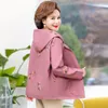 Giacche da donna 2023 Mamma Giacca corta con cappuccio Top per donna Primavera Autunno Capispalla stampata Cappotto giacca a vento casual a maniche lunghe di mezza età