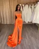 Elegantes vestidos de fiesta de color naranja Lentejuelas Cariño Vaina Vestidos de noche Plisados Dividir Formal Largo Ocasión especial Vestido de fiesta