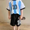 Bekleidungssets 2023 Sommer Neue Kinder Fußballanzug Set Baby Jungen und Mädchen Streifendruck Top + Shorts 2-teilige Kinder Sport- und Freizeitkleidung Z230717