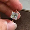 Bagues de grappe 18K Au750 Or jaune Femmes Bague de fiançailles de fête de mariage 1 2 3 4 5 Carré Princesse Moissanite Diamant Tendance Classique