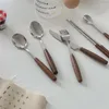 Conjuntos de louça de aço inoxidável garfo colher pauzinhos utensílios de mesa bife faca jantar cabo de madeira café talheres ocidentais