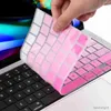 Cubiertas de teclado Redlai US versión Gradient Keyboard Cover para Air13 M2 A2681 Pro 14 A2779 Pro 16 A2485 A2780 2023 M2 R230717