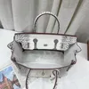 Luxurys Handbag Platinum Leather Womens Sac printemps 2024 Real sac Crocodile Match Sac de grande capacité Femmes