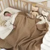Filtar Svadlande babyfiltar för sängar 4 lager bomull Swaddle Muslin Filt sängkläder linne bebis tillbehör födda badhandduk Mor barn 230717