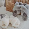 2022 Zimowe nowe kobiety Slipper Soft Rabbit Fur Krzyż górny 3 cm Platforma pięty Futro ciepłe wnętrza damskie puszyste puszyste kapcie L230704