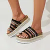 Tofflor kikar tå kvinnor kristall tofflor damer bling strand lägenheter skor sommar mode casual smal glidchid gladiator sandaler plattform l230717