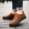 Sapatos sociais masculinos, casuais, leves, macios, confortáveis, sem cadarço, sapatos de couro, mocassins, tênis de condução tamanho grande 39-48 L230720