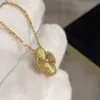 Women Love Clover Projektant marki luksusowe wisiorki z lśniącym kryształowym diamentem 4 liście złota laser srebrny naszyjnik choker 02