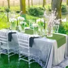 装飾的な花人工芝生テーブルランナー聖パトリックのイースタークリスマスパーティーシャワーのための現実的なフェイク合成芝生布の装飾