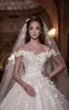Un mariage en ligne au large de l'épaule D Appliques florales robes nuptiales Longueur du sol en dentelle sur mesure Robe de la mariée