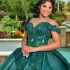 Emerald Green Glitter från axelbollklänningen Quinceanera klänningar Sweet 16 Princess Applique Lace Pärlor Prom Gowns Vestido de 15 Anos