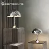 Bordslampor nordiska enkelt kreativa italienska svamp metalllampa för vardagsrum sovrummet sovrum studie skrivbord lyx