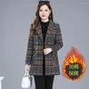 Kvinnorjackor Mors kläddräkt Plaid Woolen Jacket Autumn Winter Thicken Slim Long-Sleeved Outwear Plus Size Size 5xl All-Match Coat