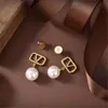 Pendientes clásicos diseñador mujer stud lujo oro corazón forma perla cristal oro doble V letra 925s joyería de plata