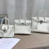 Çanta Platin Luxurys Deri Yüksek Hassas Kadın Çantası Himalaya Beyaz Timsah Desen Kakma Elmas Çantası Tek Omuz Messenger Çantası