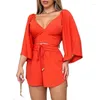 Survêtements pour femmes Produit de printemps / été Sexy Rose Rouge Col en V Dos ouvert Chemise à manches évasées Taille haute Shorts Mode Casual 2 pièces Ensemble