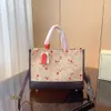 large handbag the tote bag luxury designer bag woman handbags clutch Leather Star Heart Print Messenger Bags beach totes 230717