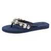 Tofflor Summer Beach thong flip flops kvinnor mode strass utomhus tofflor platta non slip sandaler krona glider skor kvinnliga A147 L230717