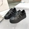 2023 Casual DESIGNERS Chaussure Célèbre Italie Marque AMORE ONE STUD Low Sneakers Open Skate Casual Chaussure Hommes Femmes low-top veau dhgate sport trainers