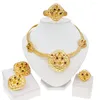 Halsbandörhängen Set guldpläterade smycken Kvinnor Kopparmaterial Armband Vackert hänge för bröllop och fest afrikansk