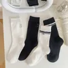 Tasarımcı Socks Runners Erkek Kadın Luxe Spor Kış Metter Mektubu Baskılı Çorap Nakış Pamuk Spor Basketbol Bahar Yaz Klasik Stripes Uzun Soccing P778