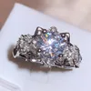 Cluster Ringen Luxe Stralende Witte Zirconia Ring Vrouwen Party Bruiloft 925 Stempel Mode Pentagram Sieraden Groothandel