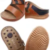 Slippare designer kvinnor sandaler utomhus romerska tofflor etniska 5 cm plattform läder sandaler färgblock design sommar strandskor non-halp l230717