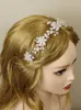 Romantyczne białe kwiatowe opaski na głowę i kolczyki Ustaw eleganckie kobiety nakrycia głowy na pannę młodą do dekoracji imprezowej akcesoria ślubne L230704