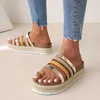 Tofflor kikar tå kvinnor kristall tofflor damer bling strand lägenheter skor sommar mode casual smal glidchid gladiator sandaler plattform l230717