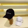 Couple Sports Style Designer Ball cap Summer Outdoor Vacation Travel Worn Out Craft Letter Embroidery Black and White 2 Colors casquette