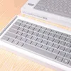 Клавиатура покрывает настольную компьютерную крышку клавиатуры.