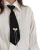 Strikjes Koreaanse Mode Zwarte Stropdas Met Schattig Hart En Metalen Kwastje Schooluniform Pre-Tied Verstelbare Stropdas Voor Vrouwen Mannen