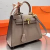 Women Bag Designer Tygväskor Luxury Beach Crossbody Handväska Handgjorda klassiska mode shopping handväskor halsduk charm med axlar remmar dam plånbok gåva