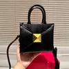 2023 Italie et France vente chaude boutique peau de vache sac pour femme couleur unie double poignée petite poche une épaule sac à bandoulière concepteur tout nouveau style simple