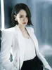 Kadınlar Suits Qi Wei Star'ın Aynı Tarzı Beyaz Takım Palto İlkbahar ve Sonbahar Yüksek Bel Geniş Bacak Pantolonu İki Parça Mizaç Seti