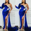 Plus Size Een Schouder Fluwelen Avondjurken Dij Hoge Split Afrikaanse Mermaid Prom Jassen Lange Mouwen Vrouwen Red Carpet Celebrity Dr254t