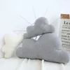 Pluszowe poduszki Piękne szare białe poduszka w kształcie chmury wypchana pluszowa zabawka pościel dziecięcy pokój domowy Dekora