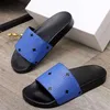 Hausschuhe Männer Hausschuhe Sandalen Klassische Schwarz Flache Hause Slipper Bad München Leder Druck Sandalen Schuhe Frau Flip-Flops Sommer Gleitet L230718