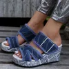 Kappy kobiety buty damskie wakacje codzienne wakacje na codzienne noszenie letnia gazeta bukalna dżinsowe kapcie sandały 2023 L230717