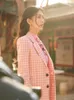 Damespakken Yang Mi Star's roze geruite pakjas voor lente en herfst 2023 Style Loose Sweet