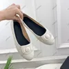 Zapatos de vestir de diseñador tacones planos par C decorativo solo zapato patrón de diamantes tacones bajos zapatos de boda de fiesta zapatos de boda de cuero negro blanco