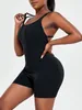 حللا للسيدات رومورز مثير crisscross عاريات bodysuit المرأة السوداء السوداء يوجا بذلة اللياقة البدنية ملابس أنثى رياضة رياضة الجسد.