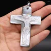 Hänge halsband naturliga svarta skal hängsmycken utsökta kristna Jesus korsar charm för smycken som tillverkar diy halsband Tillbehör 48x65mm