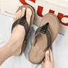 Hausschuhe Herren Flip-Flops Sommersandalen Anti-Rutsch-Trend Strandschuhe Lässige Mode Verschleißfeste Hausschuhe Gewebte personalisierte weiche Sohle L230718