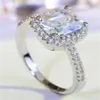 Jóias de luxo Simulação de anel de zircônio Anel de zircônio Corte de princesa simulado Anel de casamento de diamante conjunto de presente com caixa 226s