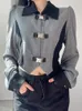 女性用TシャツY2KビンテージグランジTシャツ女性ファッションメタルバックルデザインクロップトップ秋の長袖ガールウルツァン美的スリムティー230718
