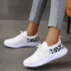 Geklede Schoenen Zapatillas Mujer Vrouwen Sneakers voor Vrouwelijke Mesh Sokken Schoenen Tenis Feminino Ademend Casual Sportschoenen Vrouwen Flats 055 L230717