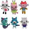 مصنع الجملة 8 أنماط من Gabby's Dollhouse Cat Plush Toys الرسوم المتحركة المحيطة بالدمى لهدايا الأطفال