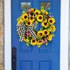 Flores decorativas Girassol Guirlanda de aparência realista Coroa de flores pendurada na porta sem rega Montada na parede Fornecimento doméstico